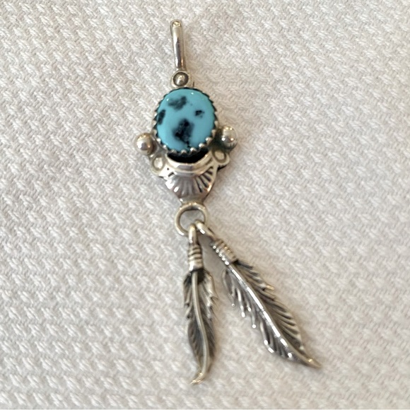 Turquoise and sterling silver pendant - Picture 1 of 4